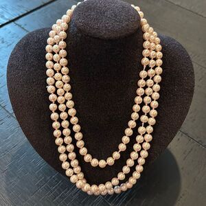 Dusty Pastel Pink Knotted Long Pearl Necklace​​